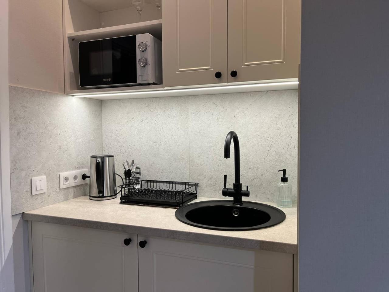 Lucky Apartmens In Centre Lviv Bagian luar foto