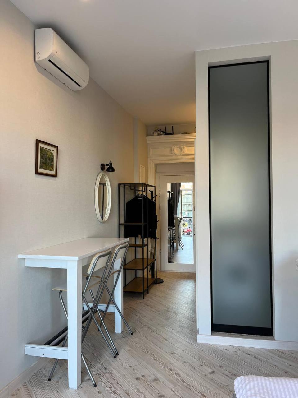 Lucky Apartmens In Centre Lviv Bagian luar foto